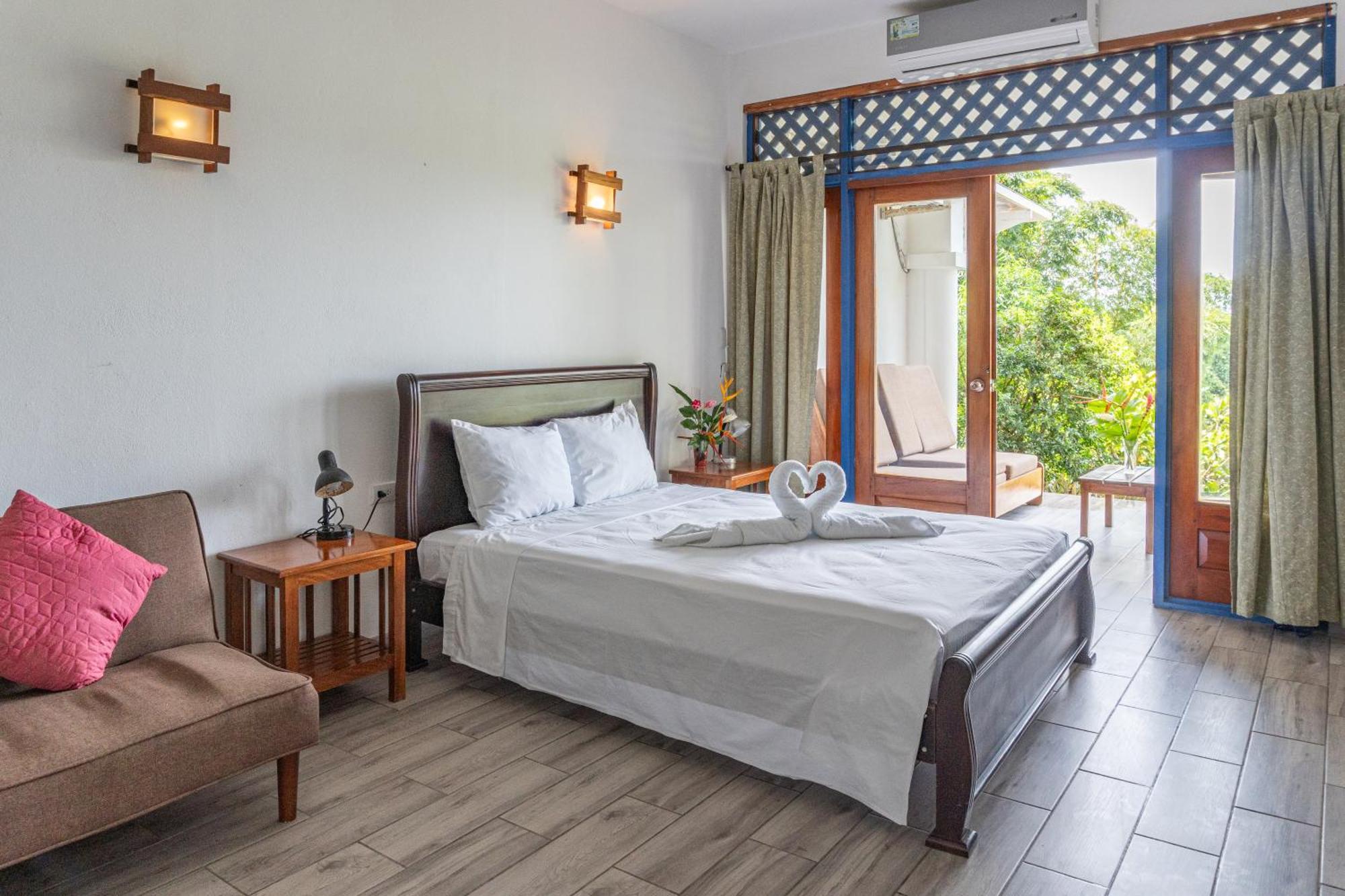 Mot Mot Vacation Apartment Samara Bagian luar foto